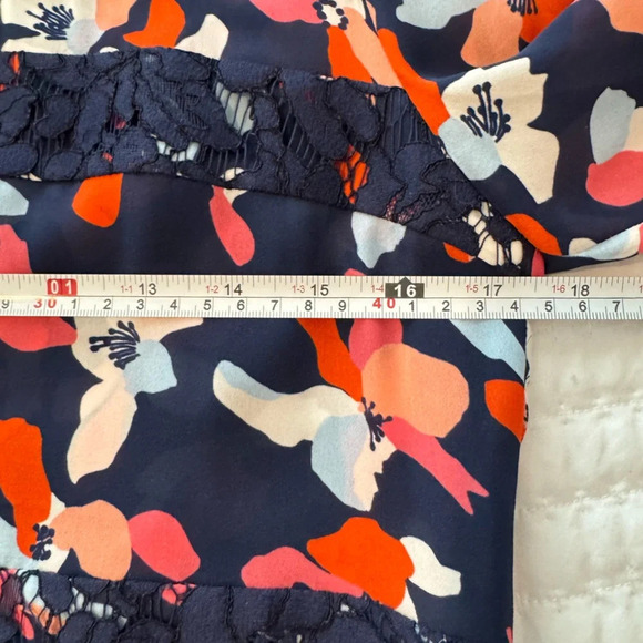 NWT Draper James Silk Floral Print Blouse Size 4 - Picture 9 of 11